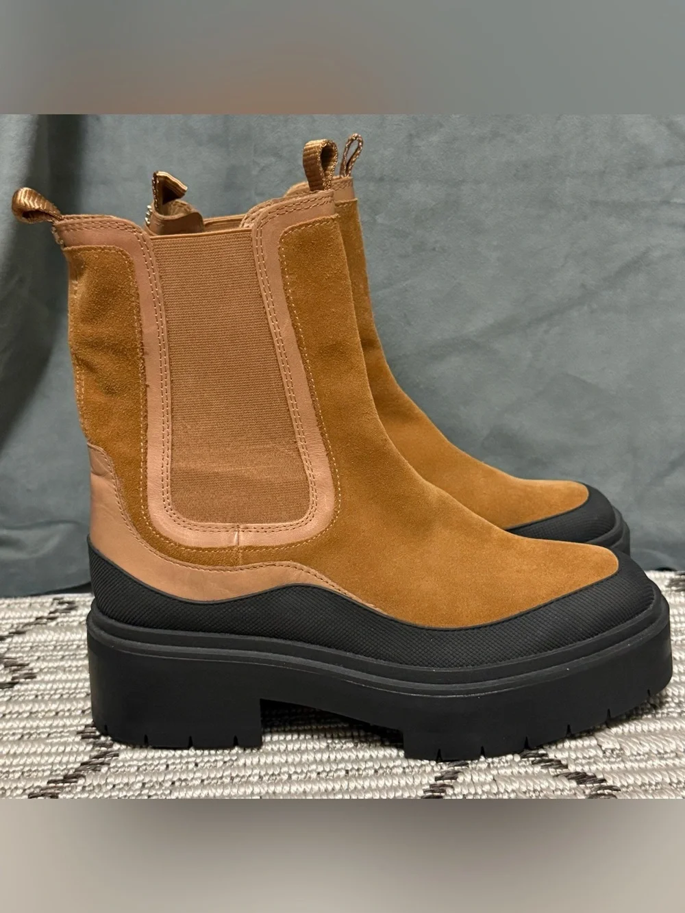 Sam Edelman Lulia Nubuck Caramel Suede Chunky Boot Women's Size 9 Chelsea - Picture 2 of 12